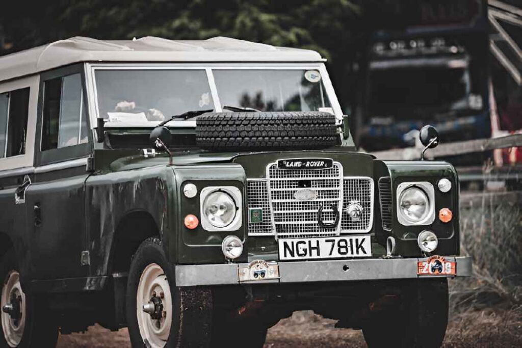 What Are the Different Versions of the Land Rover Series III